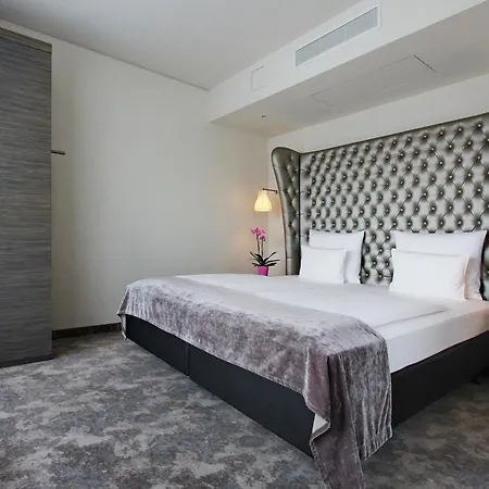 Arcotel John F Berlin-2